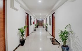 Collection O Vadodara Airport Formerly Milan Party Hall